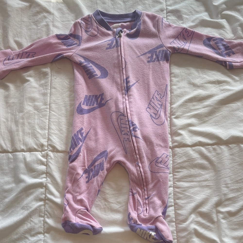 Nike Kids Lavender and Lilac Footie